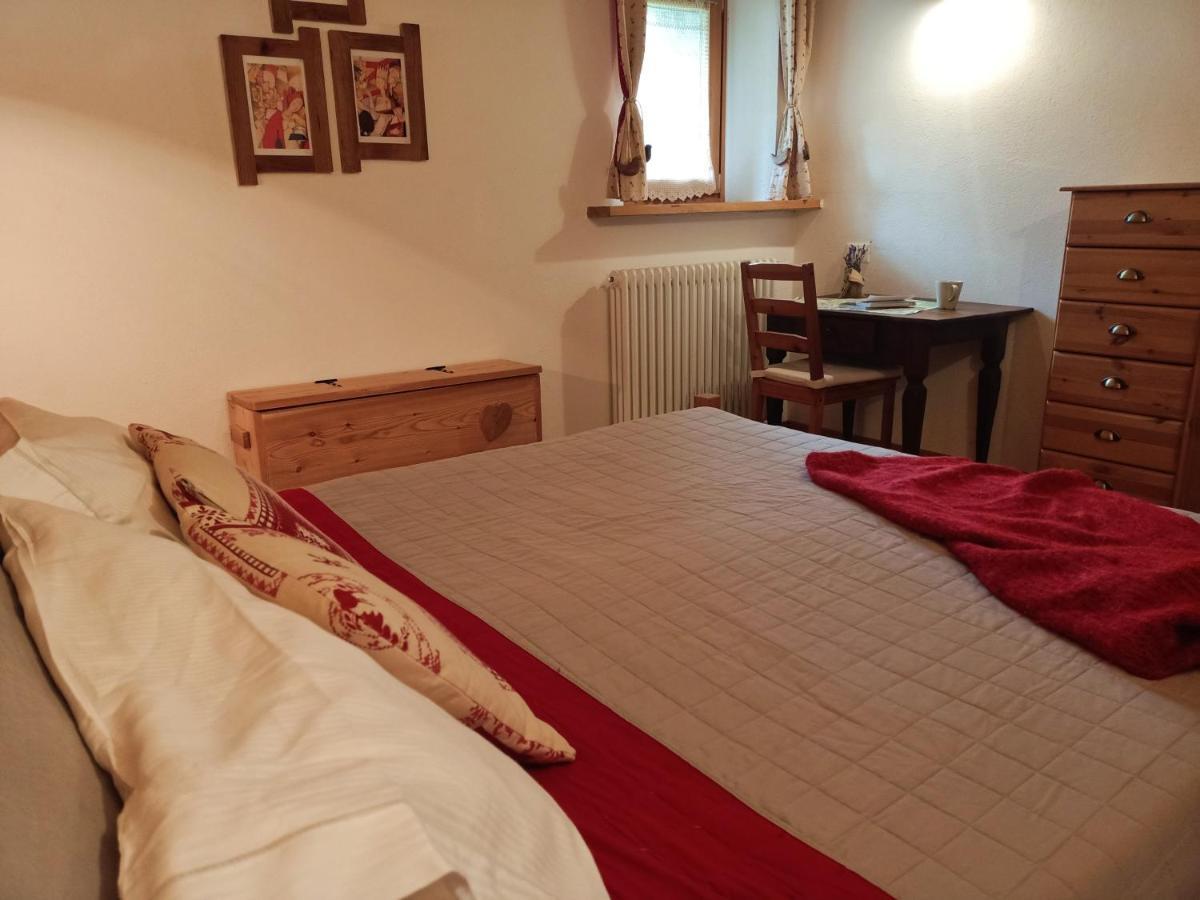 La Fattoria Di Roven Villa Gignod ภายนอก รูปภาพ