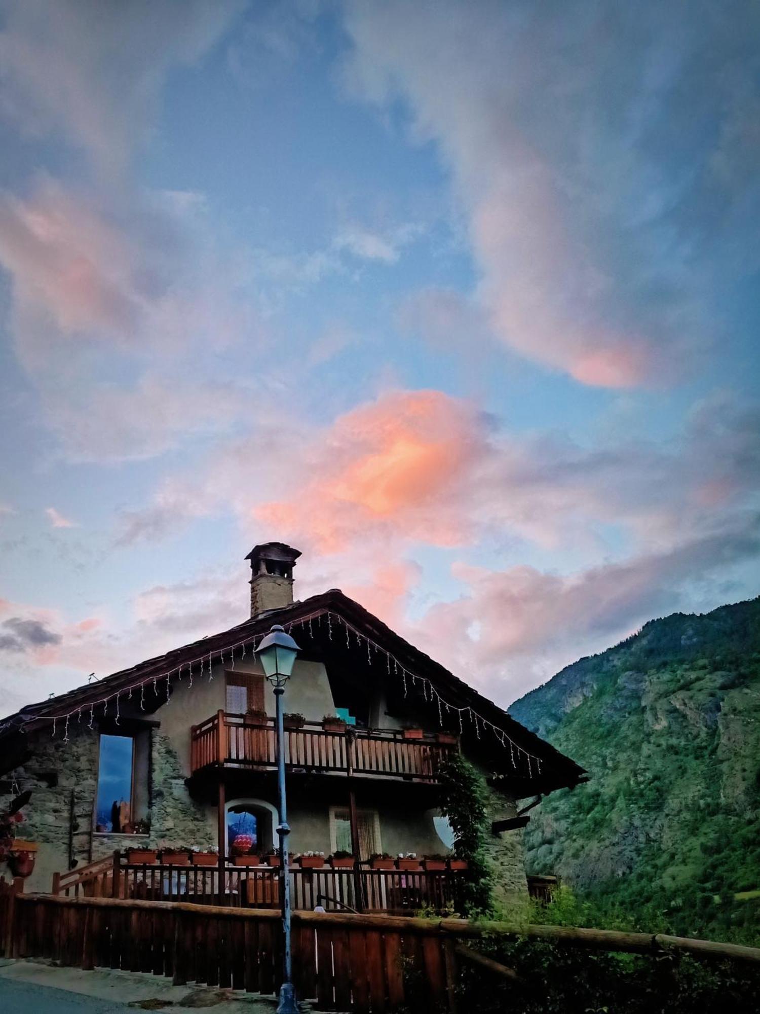 La Fattoria Di Roven Villa Gignod ภายนอก รูปภาพ