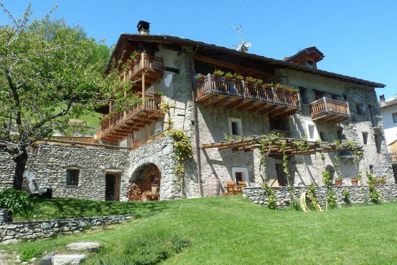 La Fattoria Di Roven Villa Gignod ภายนอก รูปภาพ